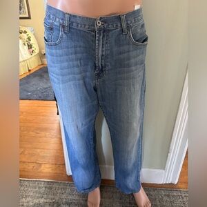 Lucky Brand Men's Faded Blue Relaxed Jeans